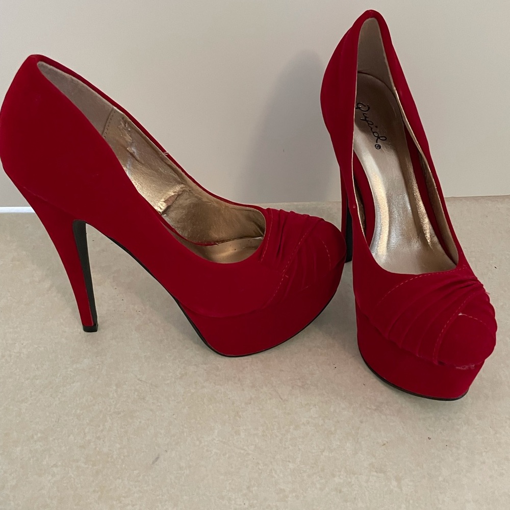 Qupid velvet platform stilettos Valentines ❤️‍🔥